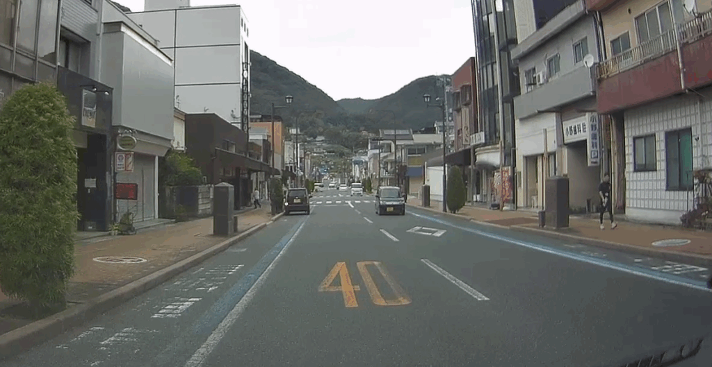 備中松山駅西口からまっすぐ