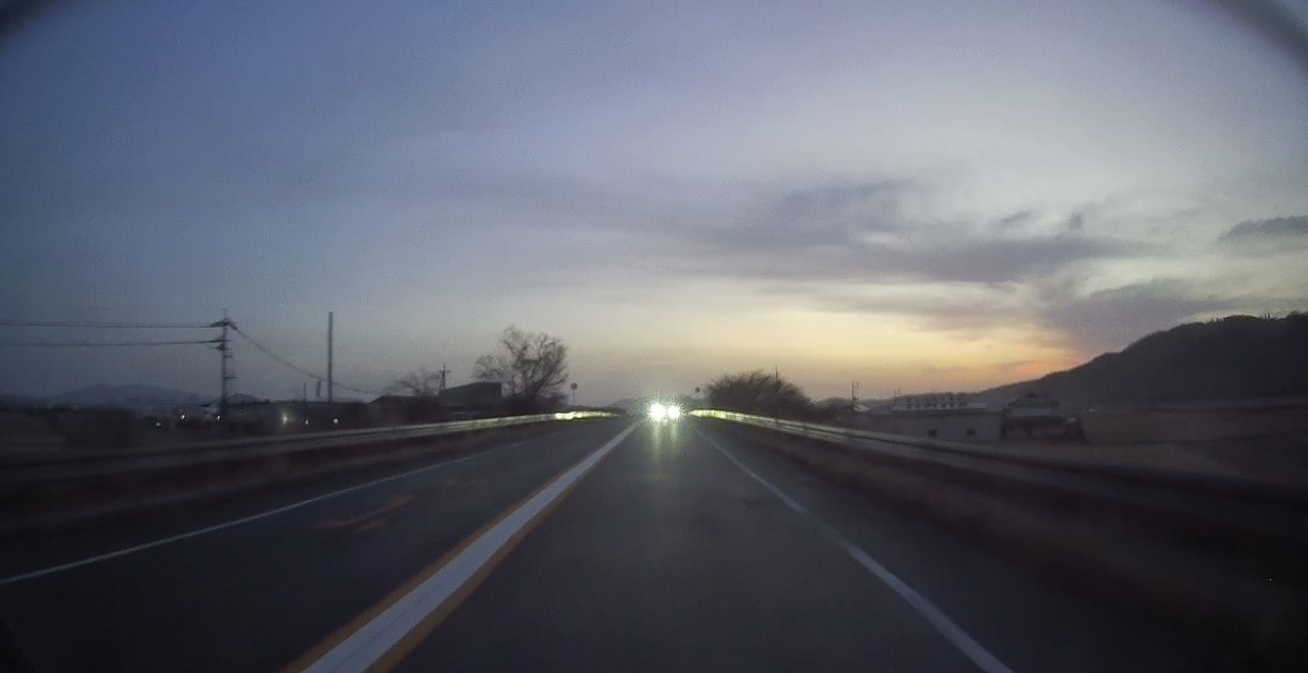 岡山ブルーラインの夜明け